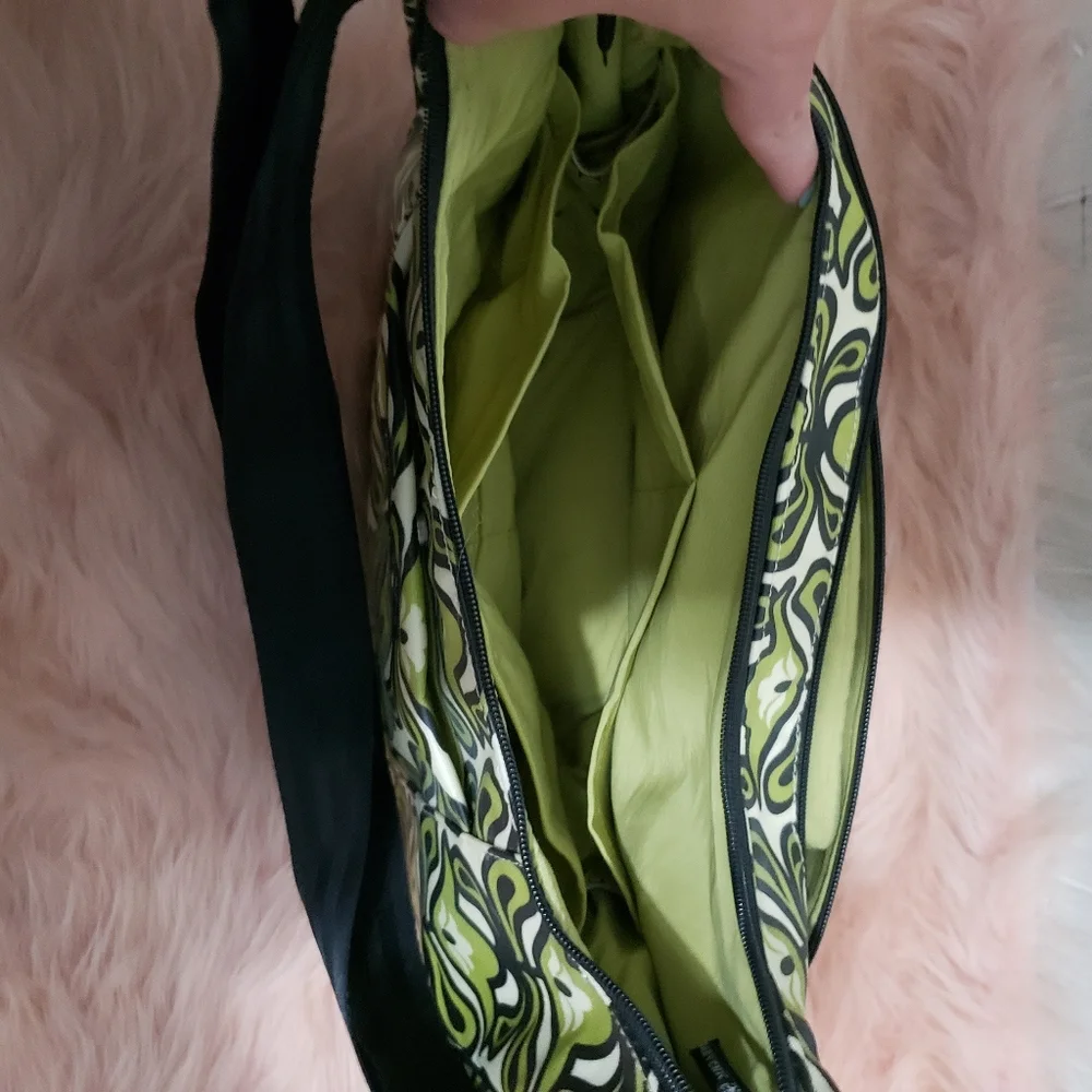 Petunia‎ Pickle Bottom Touring tote